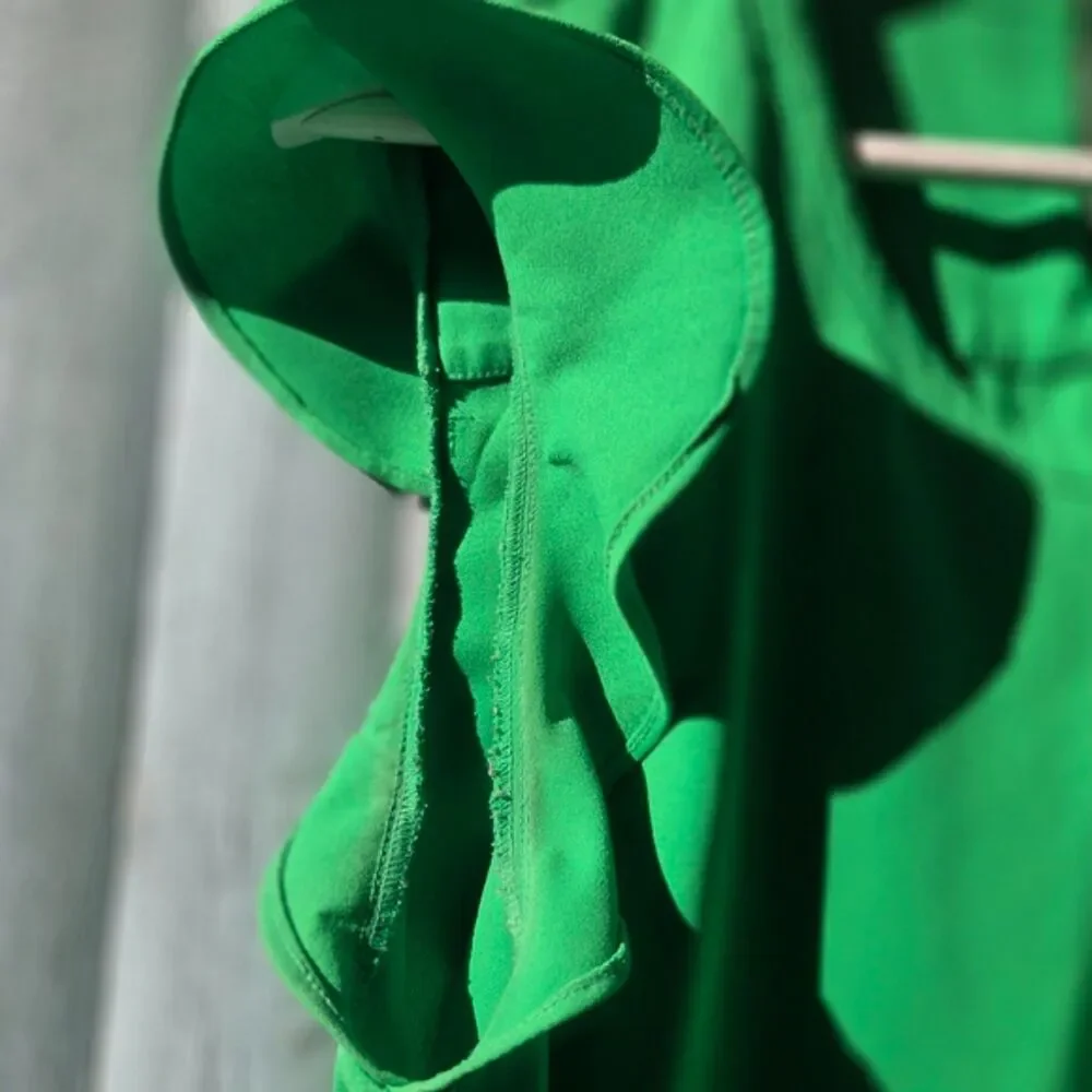 J.Crew Green Ruffle Sleeve Blouse Top Back Zip Size 8 - Picture 2 of 4